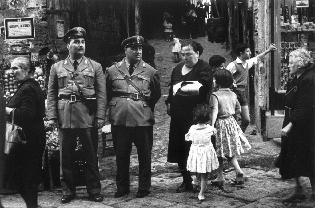 immagine per Napoli, 1957 © Gianni Berengo Gardini/Courtesy Fondazione Forma per la Fotografia
