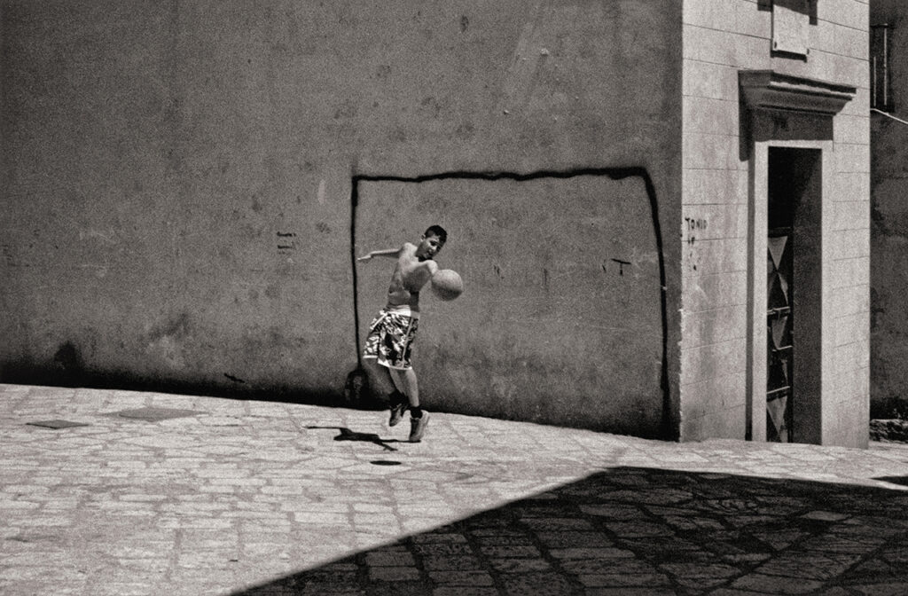 immagine per Taranto, 2008 © Gianni Berengo Gardini/Courtesy Fondazione Forma per la Fotografia