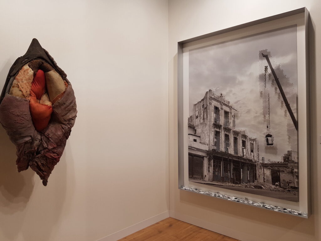 immagine per ArtBasel 2023 Berlinde De Bruykere e Carlos Garaicora by Galleria Continua. phLTraversi