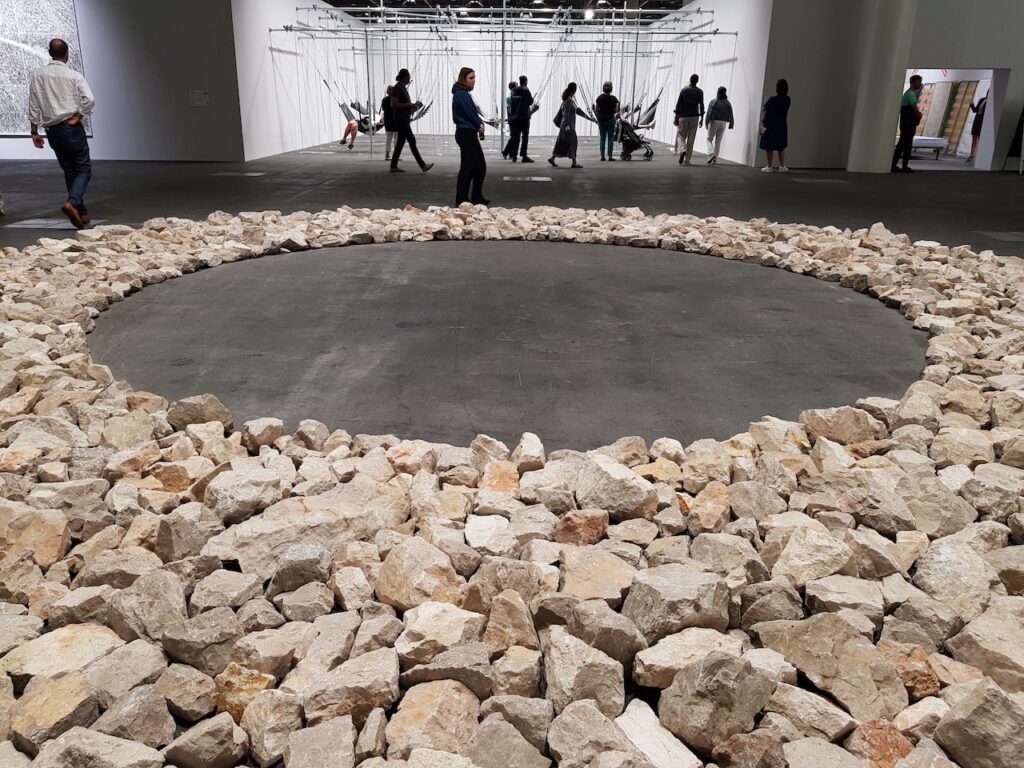 immagine per ArtBasel 2023-Unlimited. Richard Long e Monica Bonvicini (Fischer +Bonakdar Kilchmann Krinzinger), phLTraversi