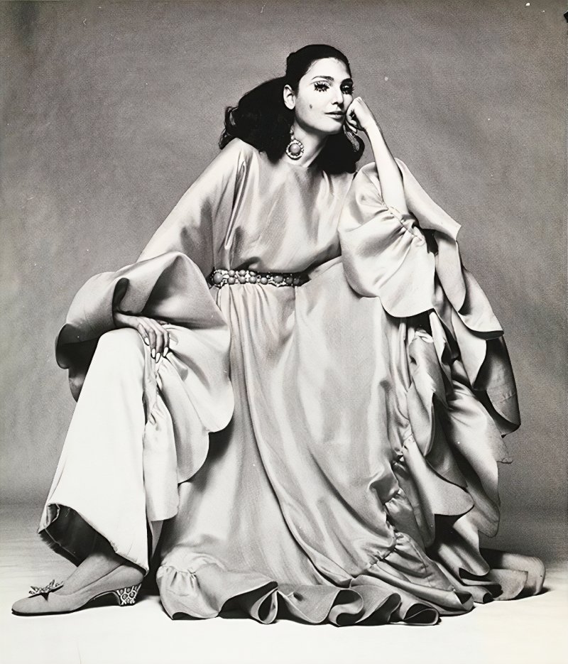 immagine per Gian Paolo Barbieri, Benedetta Barzini, with a Valentino Poncho and Coppola e Toppo Jewelry, 1969, Vogue © Condé Nast