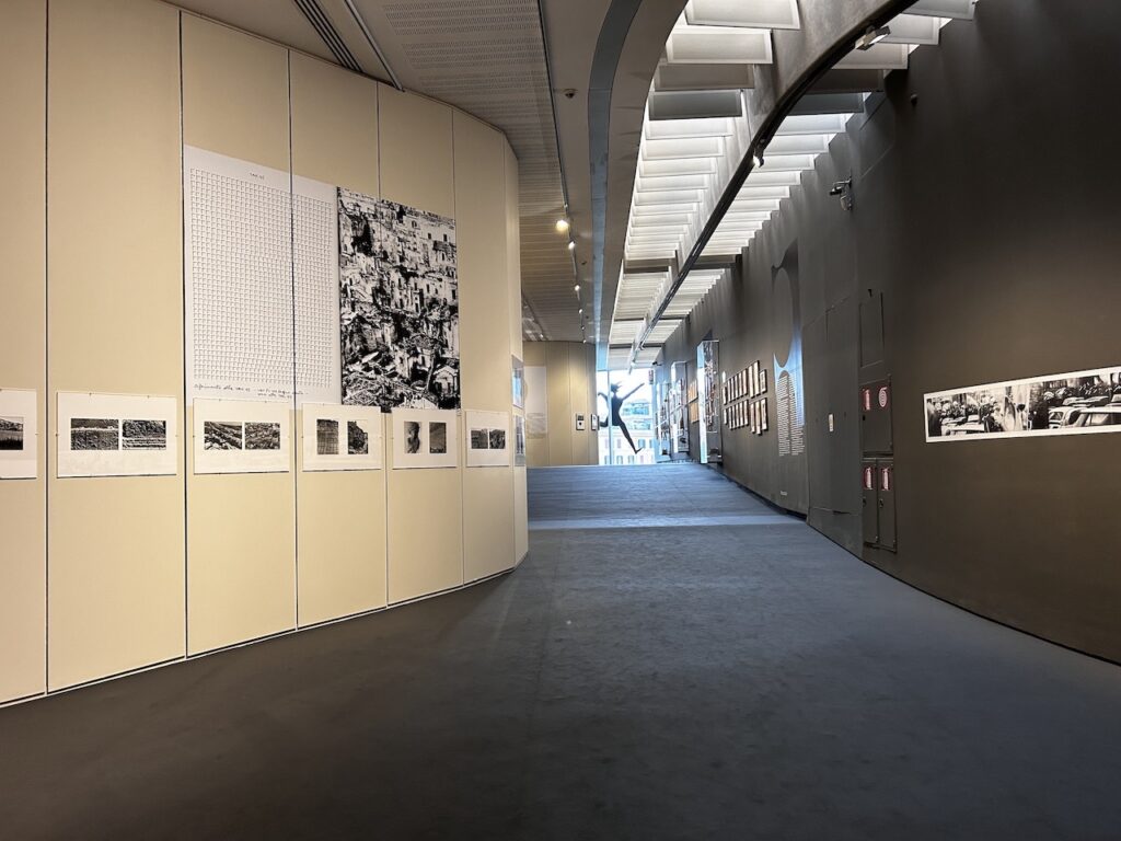 immagine per Mario Cresci al MAXXI, Un esorcismo del tempo. Foto di F. Cascino