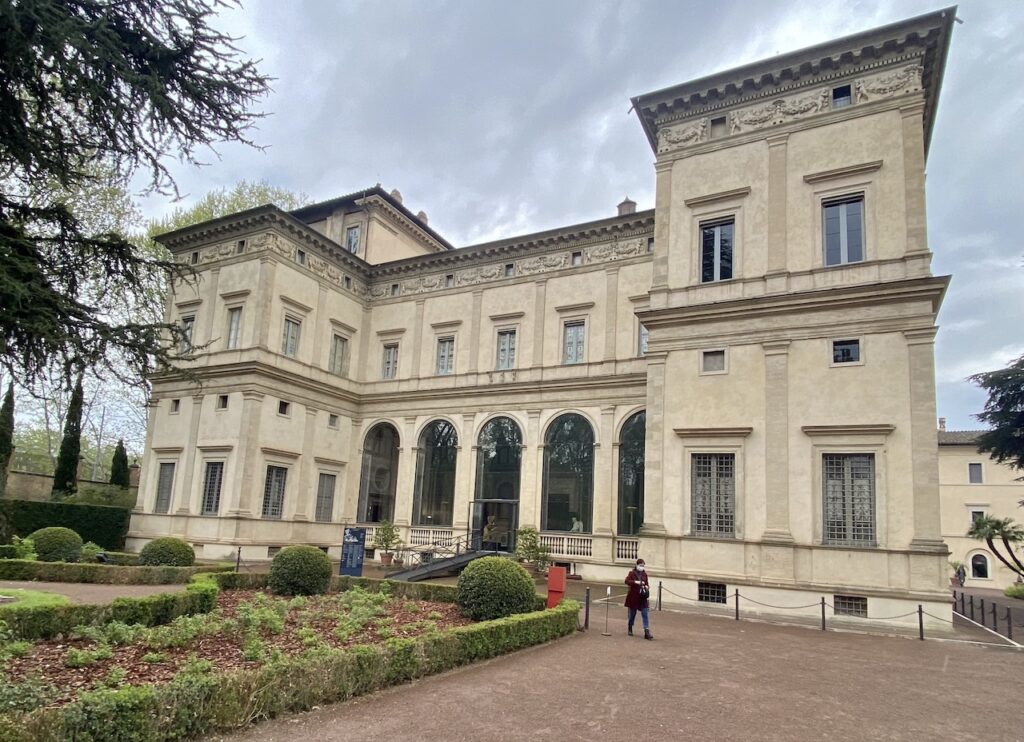 immagine per Foto 1: Villa Farnesina, Roma Credits: Roberto Civetta