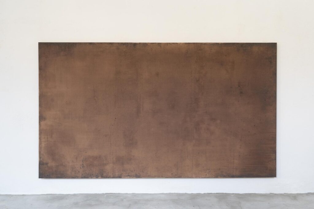 immagine per Photo credit: Leonardo Anker Vandal Courtesy: Cadogan Gallery 