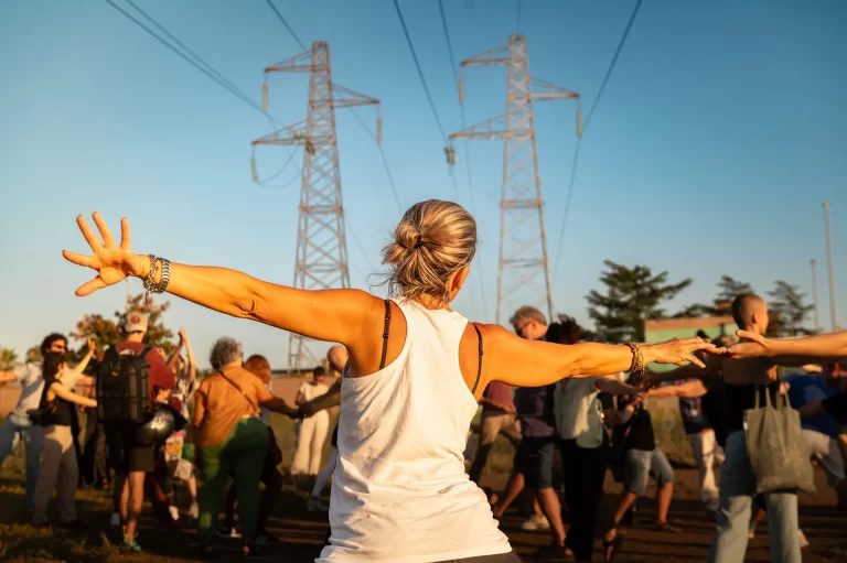 immagine per Unison di Silvia Gribaudi. La danza di tutti conquista Tor Tre Teste