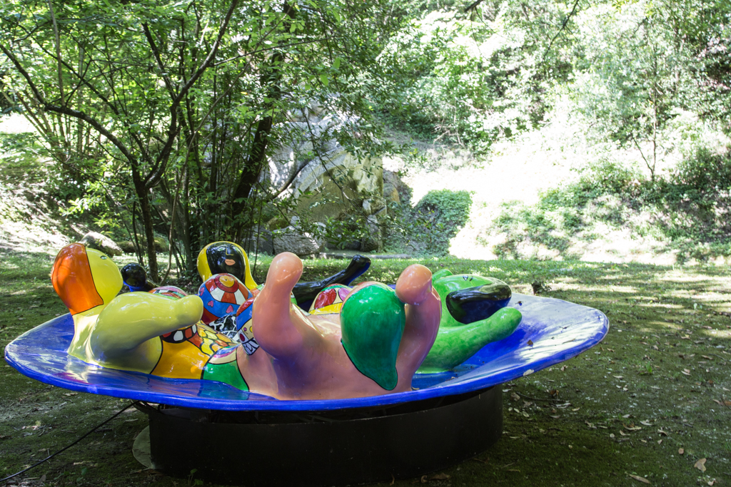 immagine per Niki De SaintPhalle - Fontana della Nana - Fontaine aux Nana © Niki Charitable Art Foundation. Courtesy Sacro Bosco di Bomarzo. Foto Giancarlo Campoli