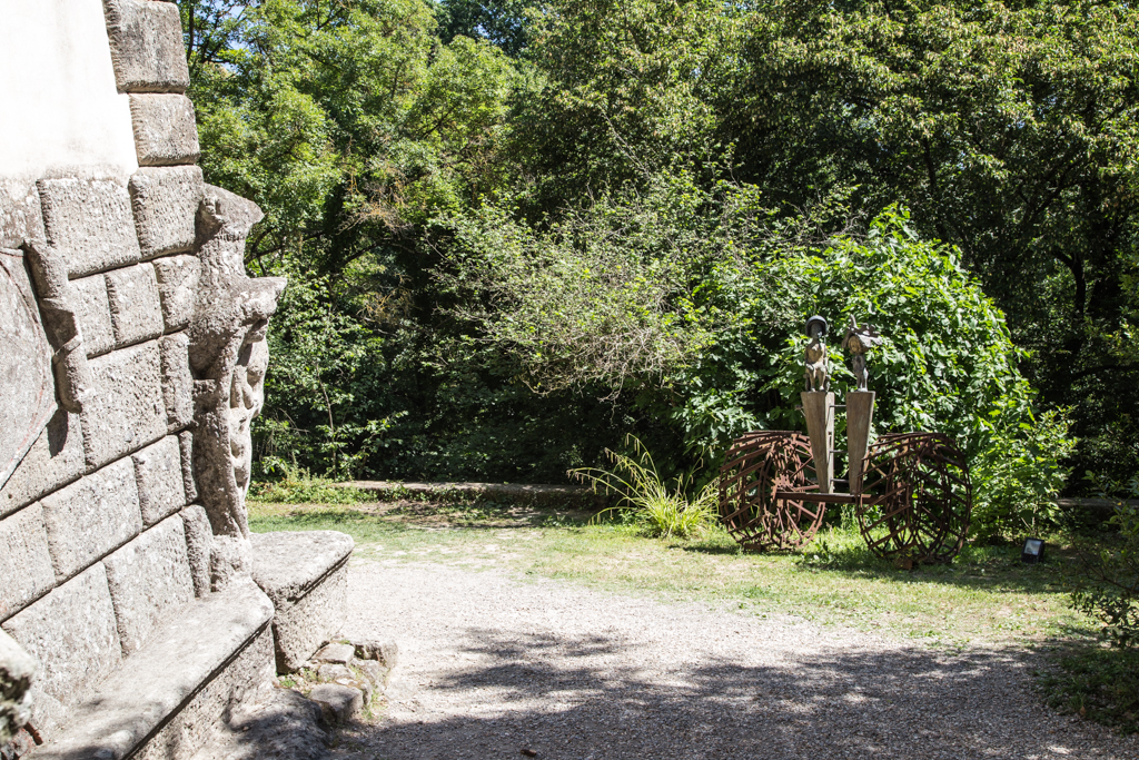 immagine per Daniel Spoerri - Bianco Nero. Courtesy Daniel Spoerri, Sacro Bosco di Bomarzo