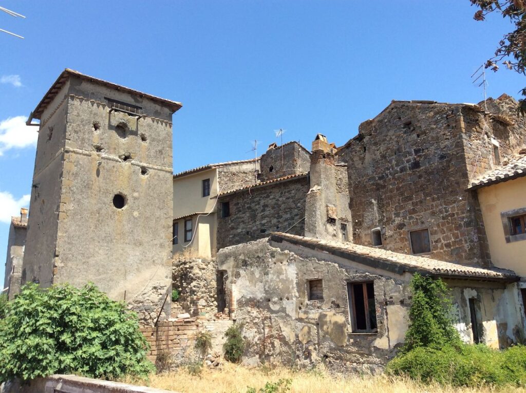 immagine per Torre di Sipicciano, Graffignano (VT), MicroMuseo di arte contemporanea della Tuscia, Photo @Brunobettati