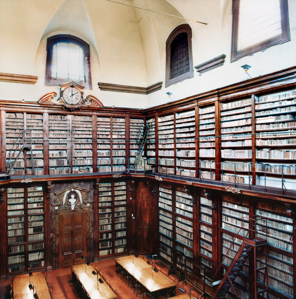 immagine per Candida Höfer - Biblioteca Marucelliana Firenze IV 2008 (HOF00329)