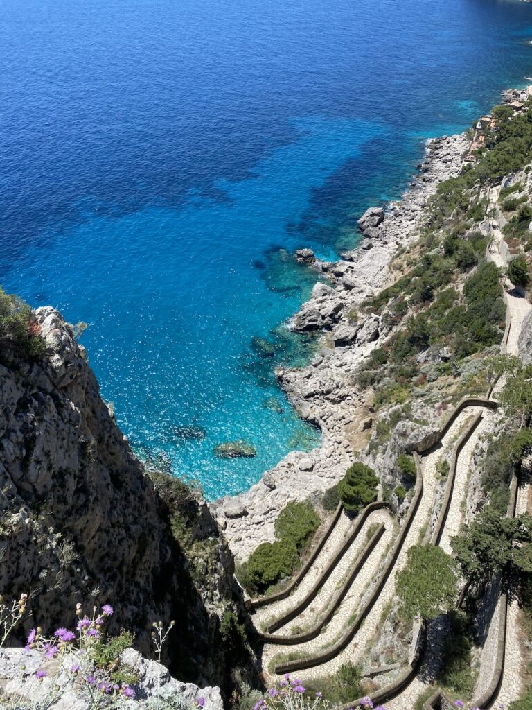 01 immagine per Via Krupp a Capri. Riaperta e nuovamente percorribile la strada panoramica dell'Isola dei baci.