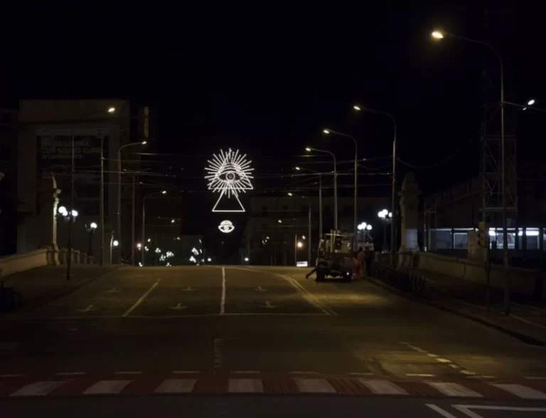 immagine per Luca Vitone, Souvenir d’Italie luminarie a Bologna
