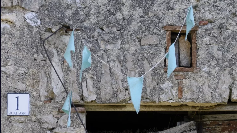 immagine per Straperetana chiama le artiste a ri-leggere paesaggio e corpo