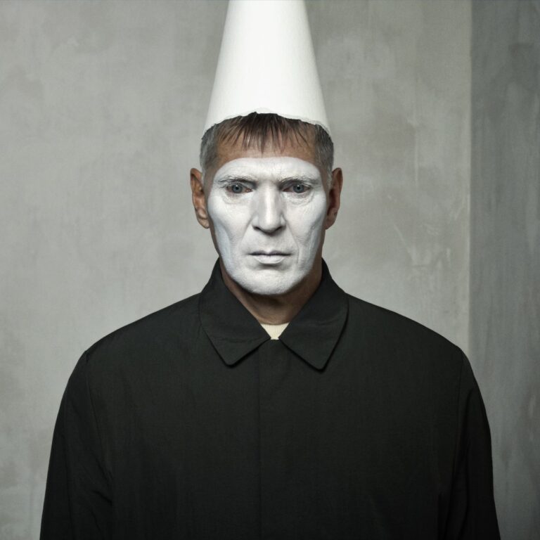 immagine per Erwin Olaf. Addio al fotografo della diversità luminose