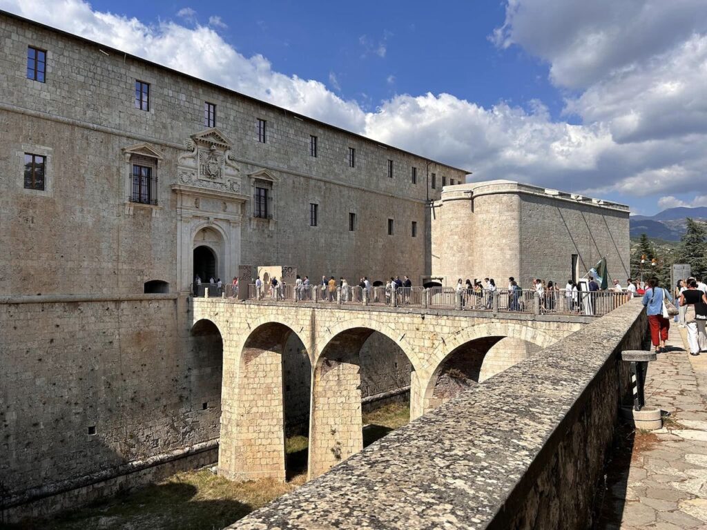 immagine per L'AQUILA, PANORAMA ITALICS