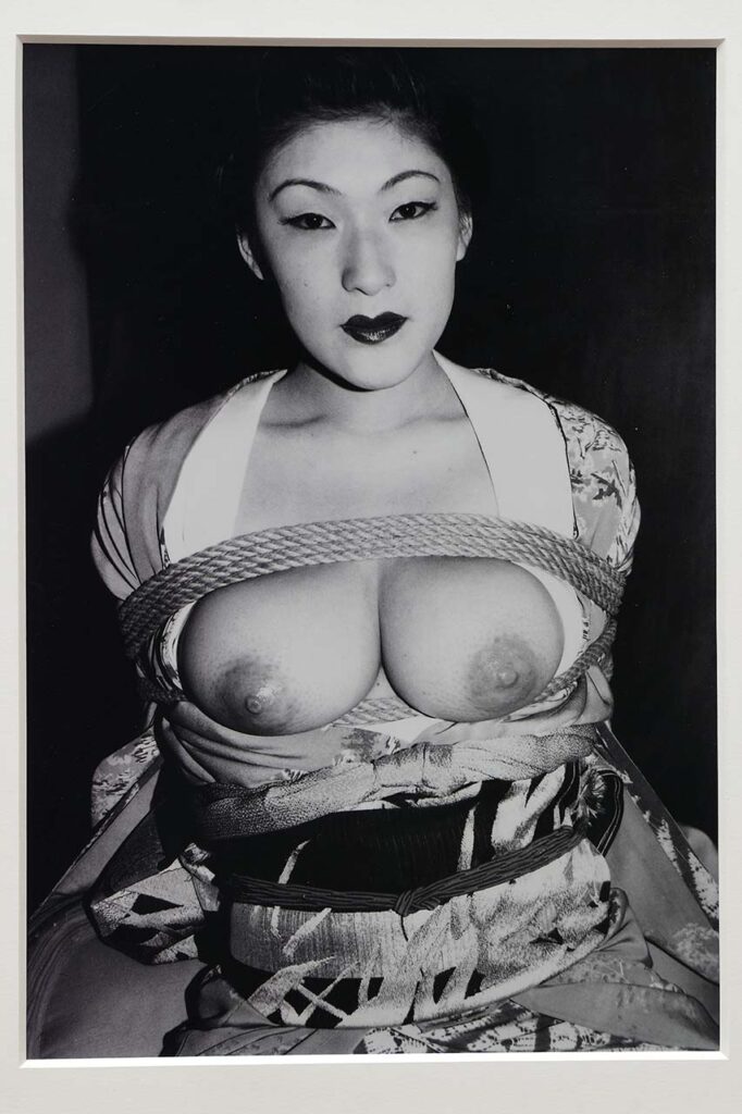 immagine per Nobuyoshi Araki, Tokyo Comedy Bondage, 1995_1997, B_W photography, 28 × 36 cm