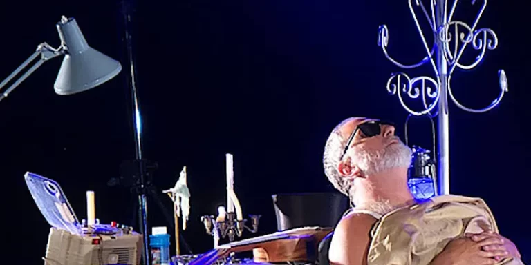 immagien per Pianura Opera House . Cinque spettacoli di teatro e musica all'Arena del parco Attianense di Napoli