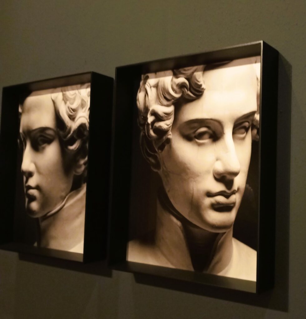 immagine per Mostre contemporanee in luoghi dell'Antico. Sergio Sarra e Tenerani Spina.