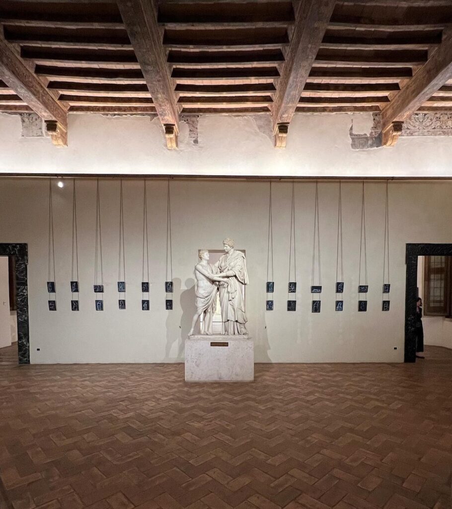 immagine per Mostre contemporanee in luoghi dell'Antico. Sergio Sarra e Tenerani Spina.