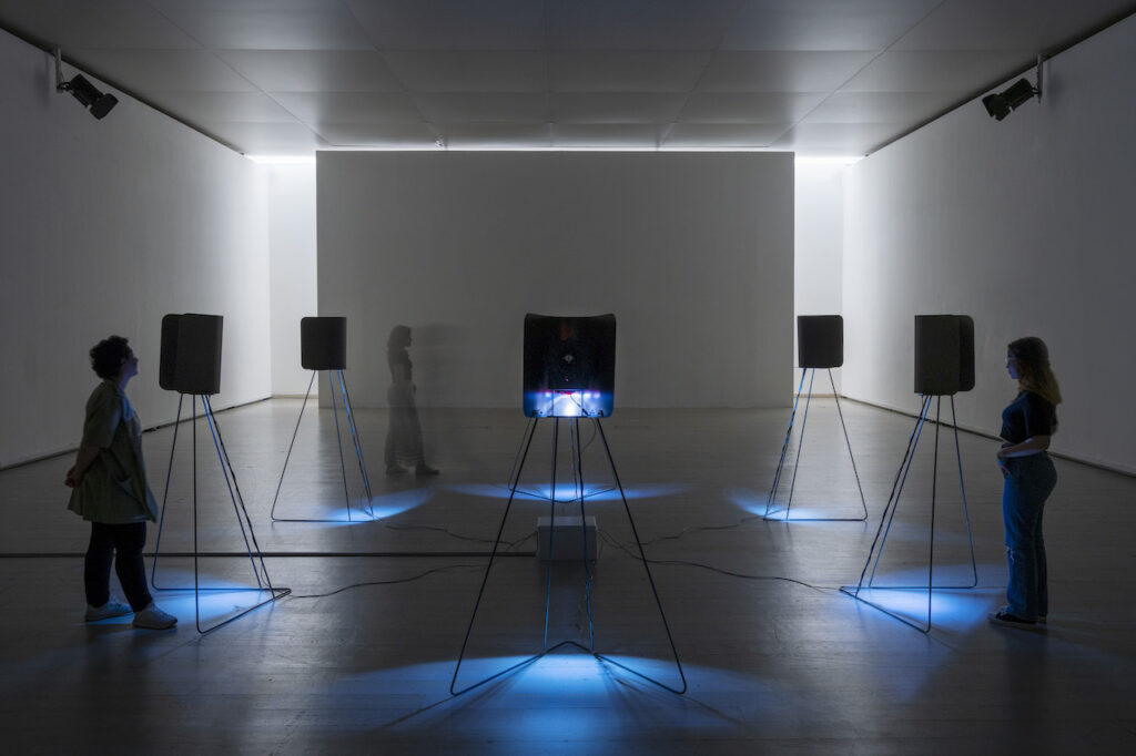 immagine per Eva Frapiccini, Dreamscape, installazione sonora, Museo Madre, Napoli, 2023, crediti Amedeo Benestante, Courtesy AlbumArte e Museo Madre.