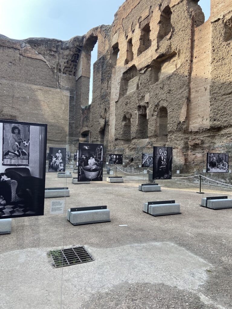 immagine per foto 13: Letizia Battaglia. Senza fine, Terme di Caracalla, Roma Credits: Roberto Civetta