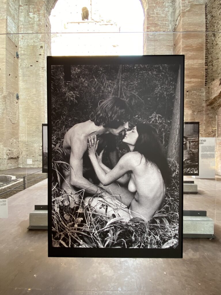 immagine per foto 4 Letizia Battaglia, Le Ore, Milano, 1971 Credits: Roberto Civetta