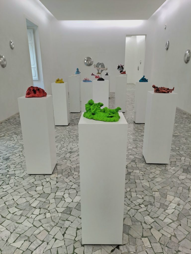immagine per Un Presepe a Napoli. Niente riposa in pace tutto si mescola. Chiara Dynys.