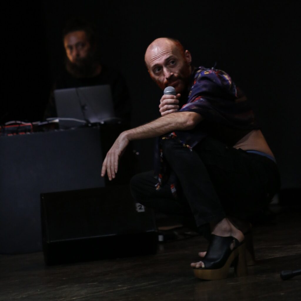 Teatri di Vetro. Fragolina (tre canti di protesta + un fatto di cronaca) immagine per Teatri di Vetro. Fragolina (tre canti di protesta + un fatto di cronaca)