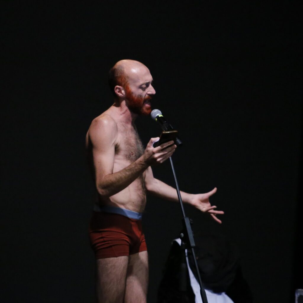 Teatri di Vetro. Fragolina (tre canti di protesta + un fatto di cronaca) immagine per Teatri di Vetro. Fragolina (tre canti di protesta + un fatto di cronaca)