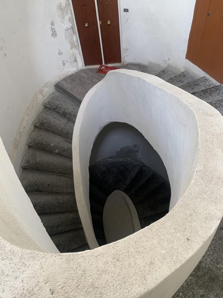 immagine per Palazzo De' Liguoro, scala terzo tratto
