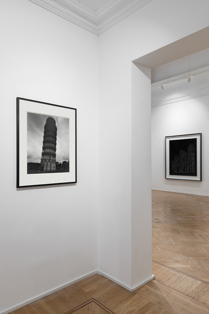 immagine per Hiroshi Sugimoto - Viaggio in Italia 2023, exhibition views Galleria Continua, The St. Regis, Roma. Photo: Sebastiano Luciano