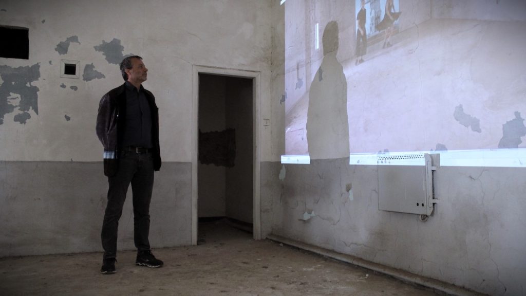 immagien per Io sono vulnerabile, Sergio Mario Illuminato, proiezione performance Compagnia Acatama