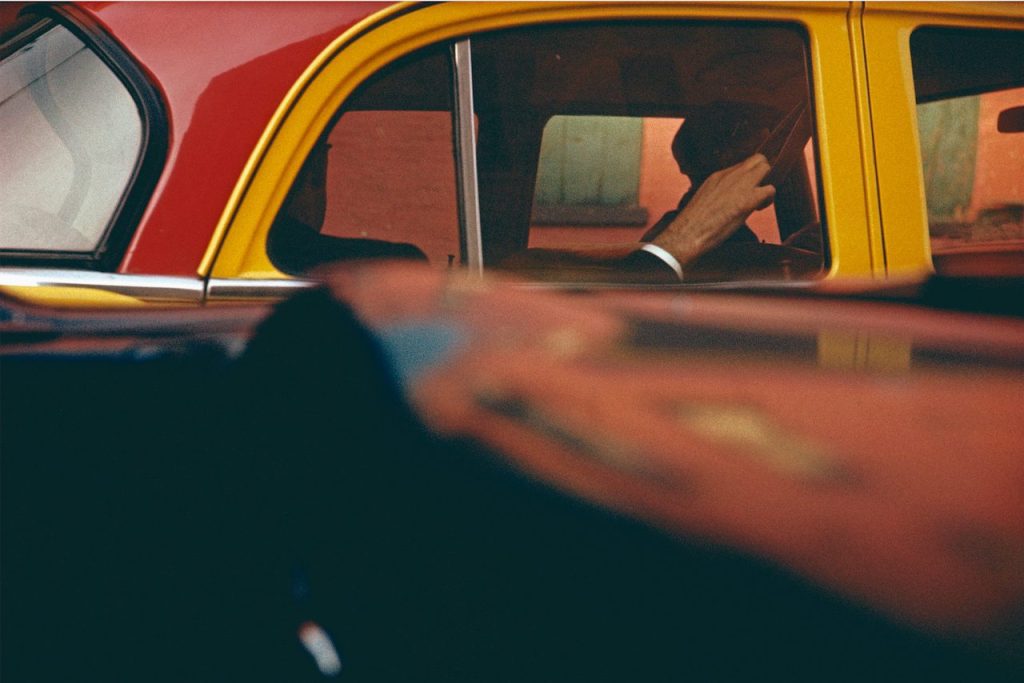 immagine per Saul Leiter, Taxi, 1957 -©Saul Leiter Foundation