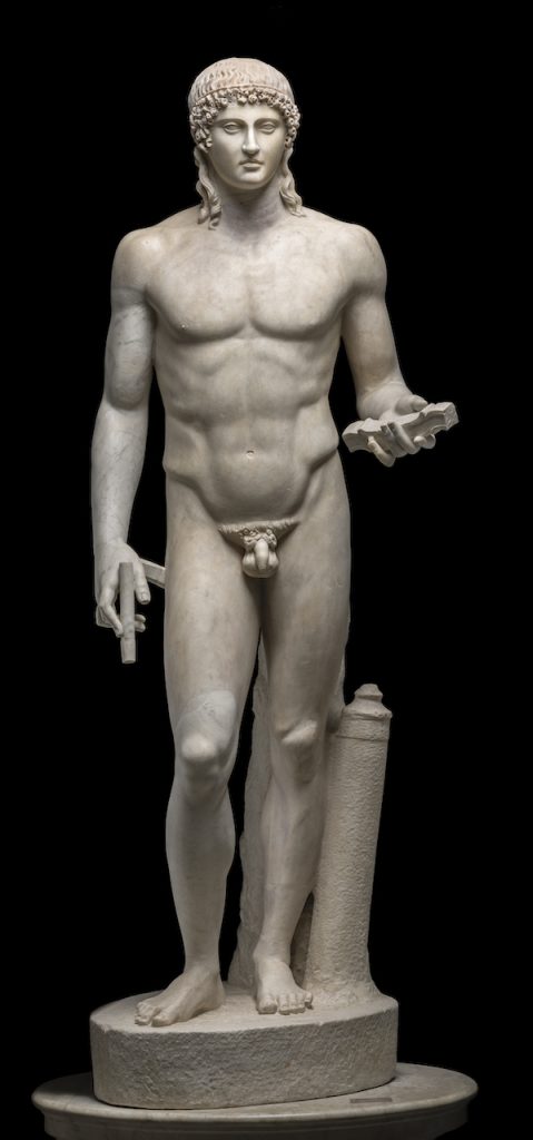 immagine per Foto 5: Statua di Apollo nel tipo Kassel Dalla collezione Albani Marmo pentelico 120-140 d.C.; testa 25-50 d.C. Roma, Musei Capitolini, Palazzo Nuovo, Salone Sezione II - L’età di Fidia © Sovrintendenza Capitolina ai Beni Culturali