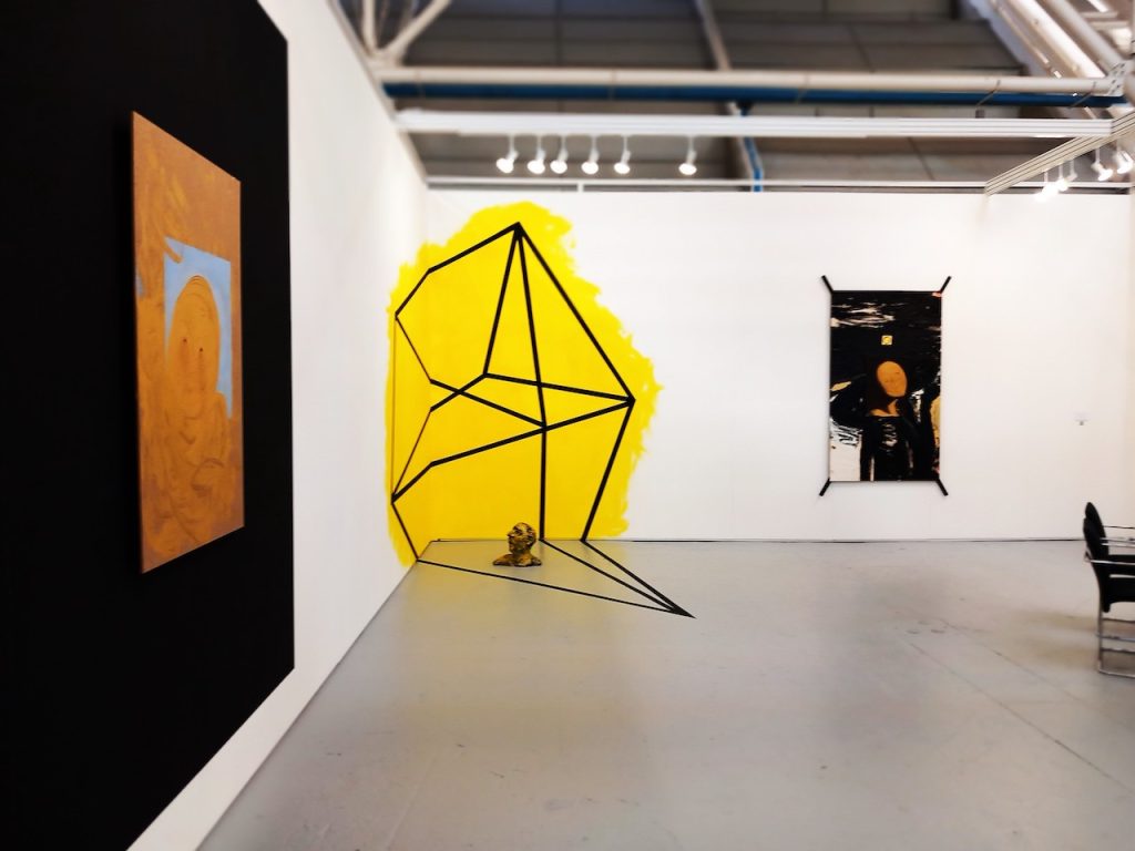 immagine per stand Umberto Benappi, opere di Gianni Dessì -ph. Claudio Orlandi