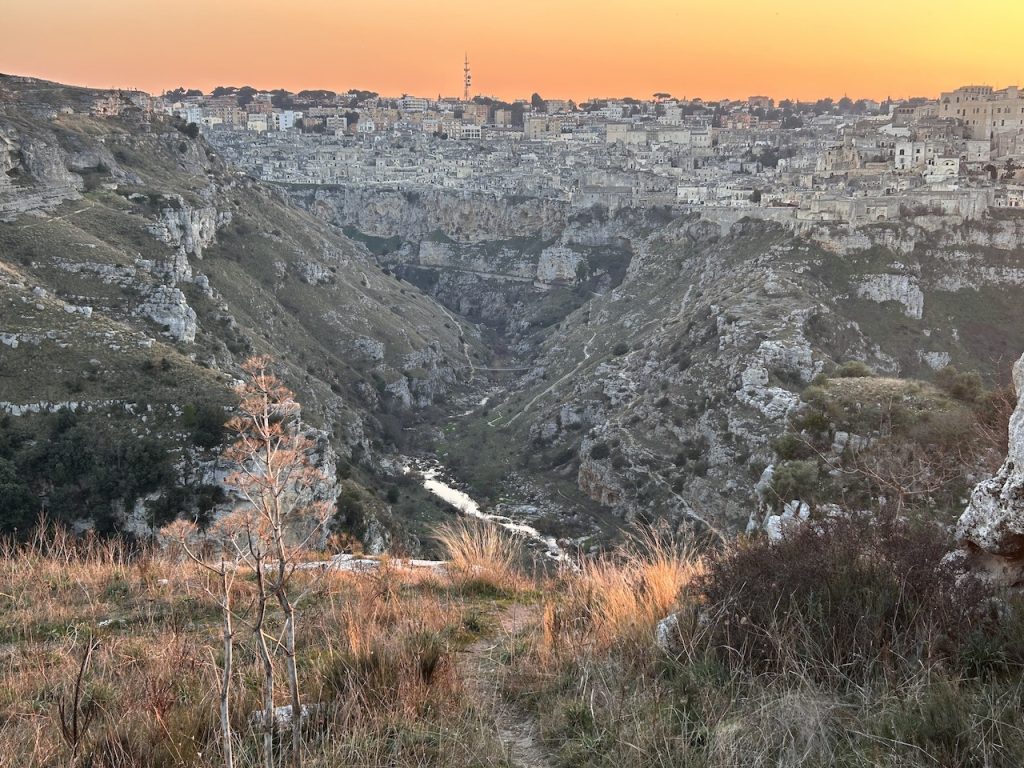 immagine per Matera, i Sassi, la Murgia e i tratturi milenari naturali dei pastori