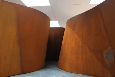 immagine per Richard Serra ci ha insegnato la strada curva