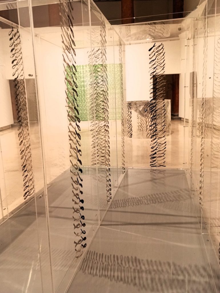 immagine per 18. Casa Labirinto 1999-2000 - vernice su plexiglas base in legno