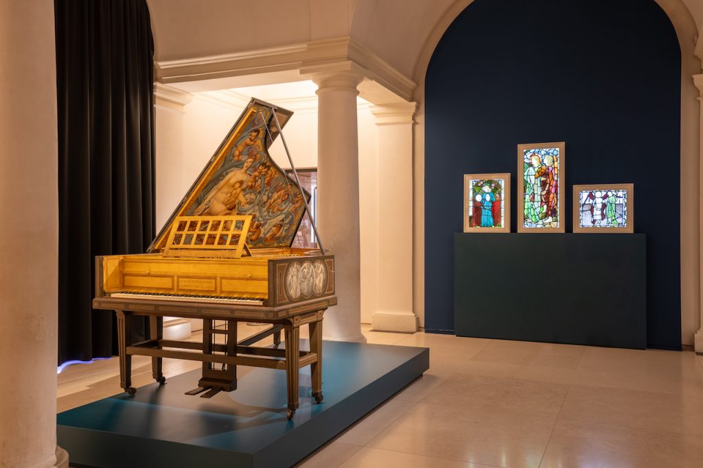 immagine per Installation view, Preraffaeliti. Rinascimento moderno, Museo Civico San Domenico, 2024; ph. Emanuele Rambaldi