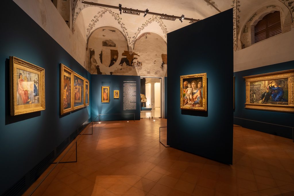 immagine per Installation view, Preraffaeliti. Rinascimento moderno, Museo Civico San Domenico, 2024; ph. Emanuele Rambaldi