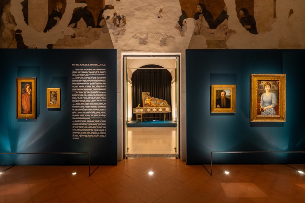 immagine per Installation view, Preraffaeliti. Rinascimento moderno, Museo Civico San Domenico, 2024; ph. Emanuele Rambaldi