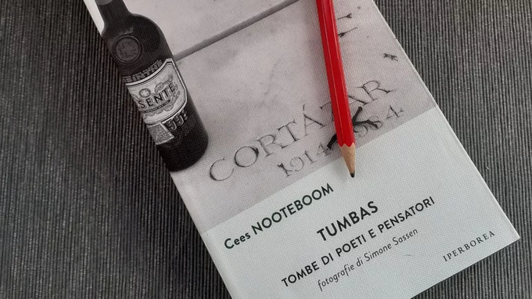 immagine per Tumbas, tombe di poeti e pensatori. La poesia e le parole ci sopravvivono