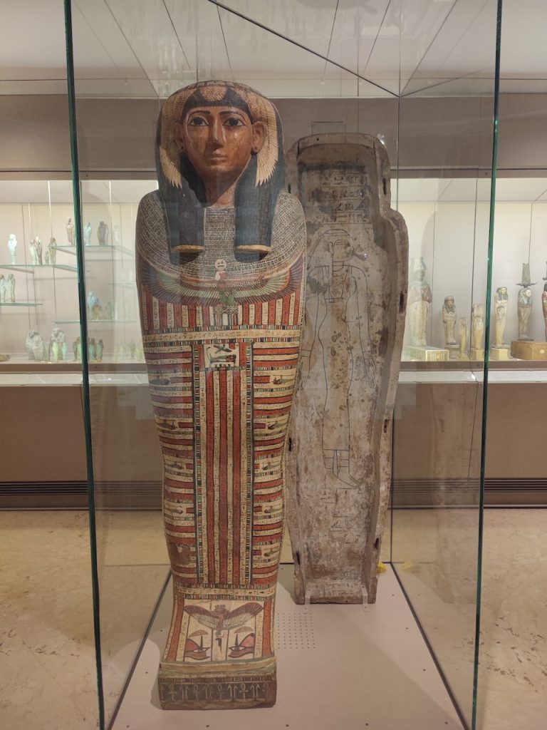 immagine per Foto 6: Sarcofago di Tashakheper, figlia di un sacerdote di Amon e Montu a Tebe, XXV-XXVI dinastia (750-525 a.C.), legno stuccato e dipinto, Museo Civico Archeologico, Bologna Credits: Lucrezia Cirri