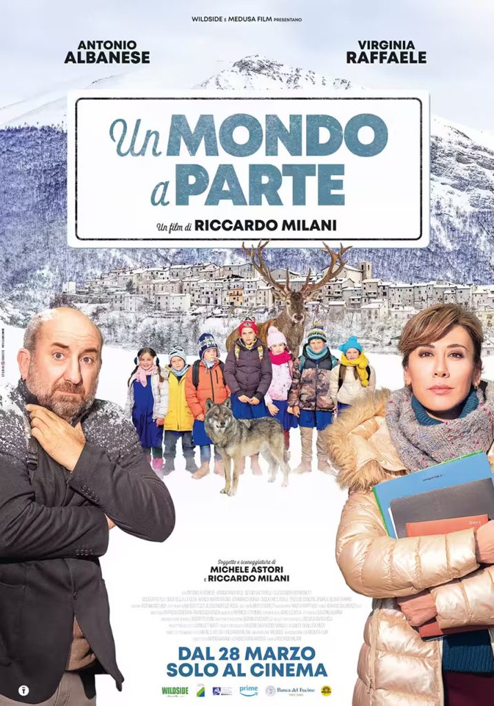 immagine per Un mondo a parte di Riccardo Milani. Desertificazione dei paesi e voglia di provincia-lismo