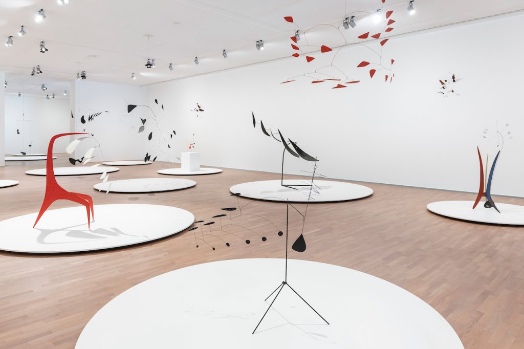 immagine per Veduta dell’allestimento “Calder. Sculpting Time,” MASI Lugano, Svizzera. Foto Luca Meneghel © 2024 Calder Foundation, New York / Artists Rights Society (ARS), New York