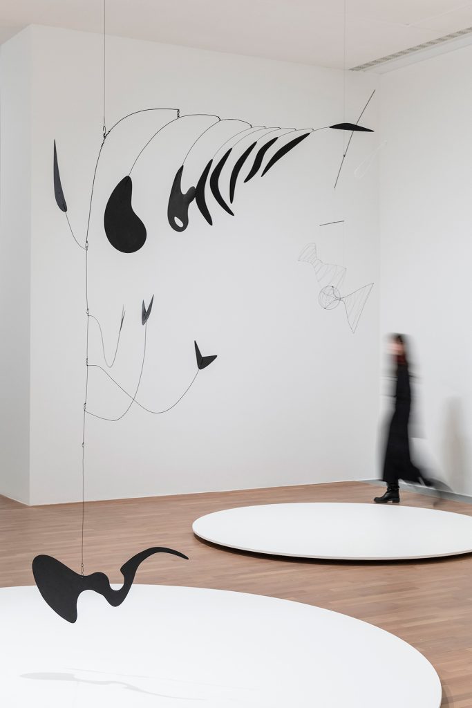 immagine per Veduta dell’allestimento “Calder. Sculpting Time,” MASI Lugano, Svizzera. Foto Luca Meneghel © 2024 Calder Foundation, New York / Artists Rights Society (ARS), New York