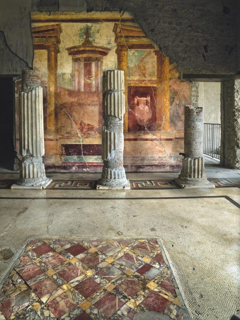 immagine per Foto 5: Interno Pompeiano, Casa del Labirinto ©luigispina