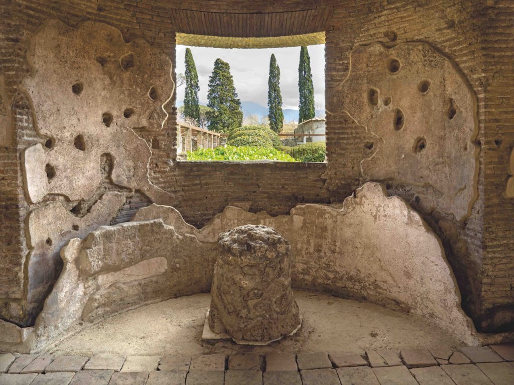 immagine per Foto 7: Interno Pompeiano, Preadia Giulia Felice ©luigispina
