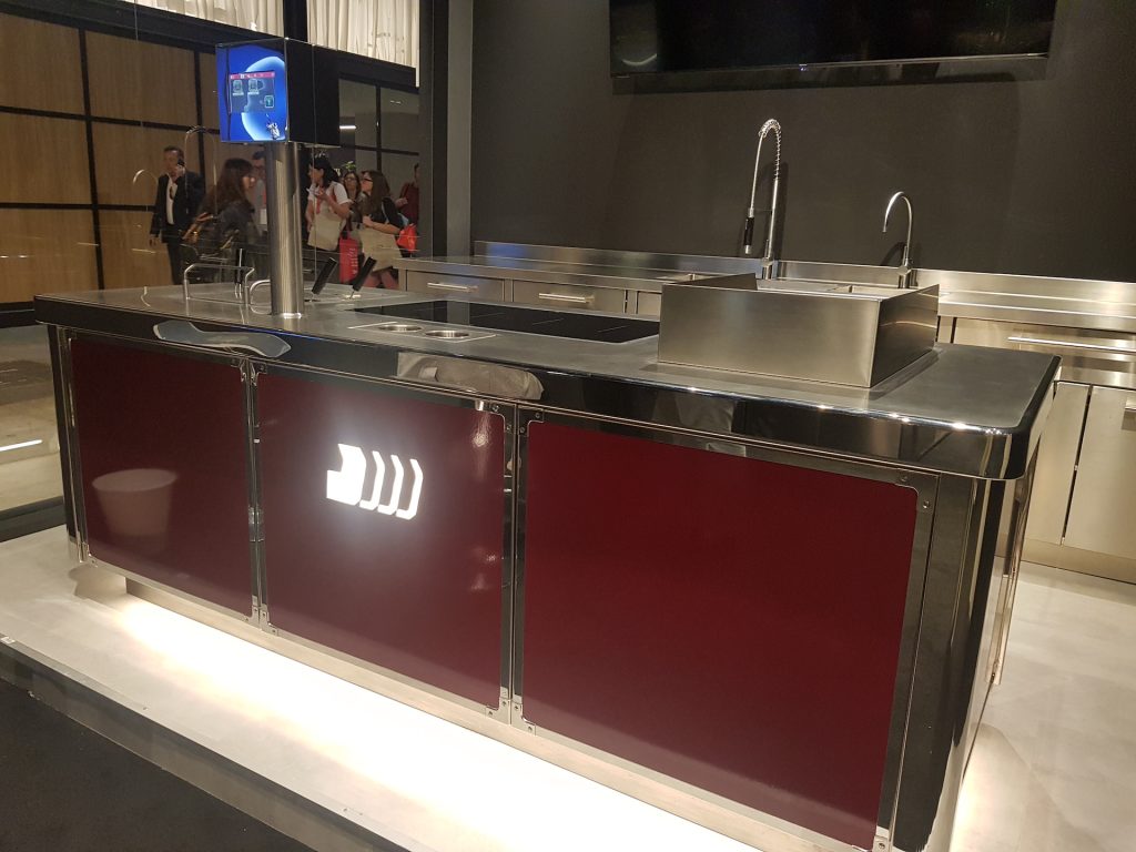 immagine per Salone del Mobile di Milano 2024. Eurocucina. Isola nello stand di Bertazzoni. PhLTraversi
