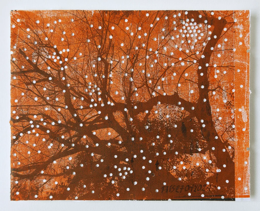 immagine per 171527042024, 2024, acrilico su fotocopia, 20 x 25,5 cm, courtesy l’artista e RizzutoGallery