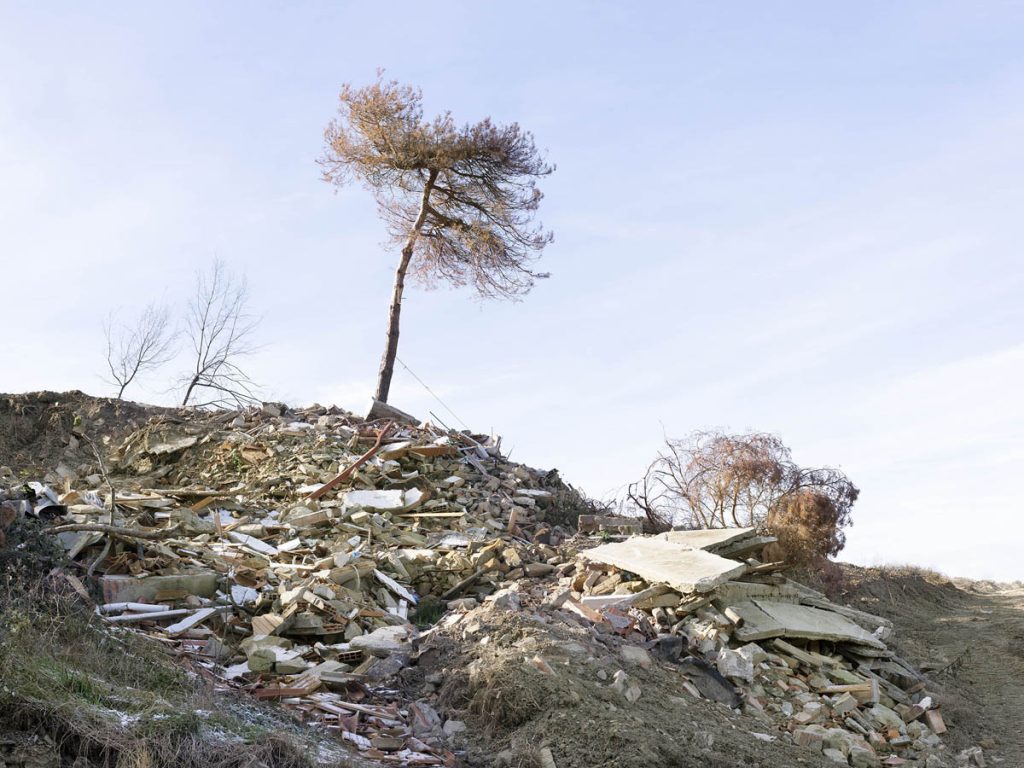 immagine per Silvia Camporesi. Casa crollata, Dovadola